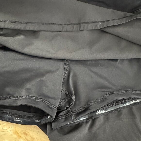 Lululemon Pace Rival Skirt Skort Size 8 Extra Long 17" Black Solid SS-2157 - Picture 7 of 11